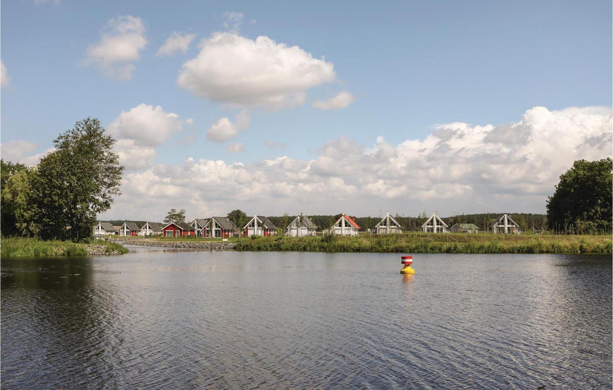 Amazing home in Zerpenschleuse with 2 Bedrooms&WiFi Buitenkant foto